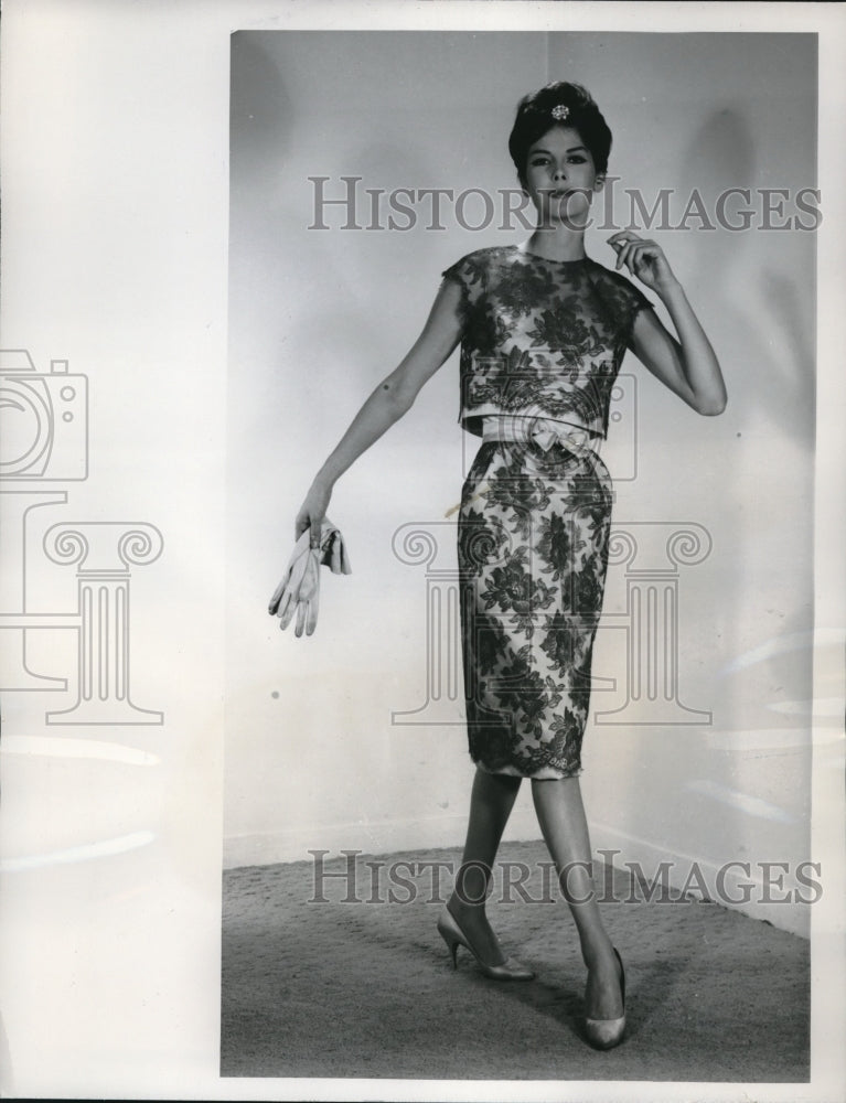 1961 Press Photo model wearing Gothe&#39;s cocktail sheath with chantilly lace- Historic Images