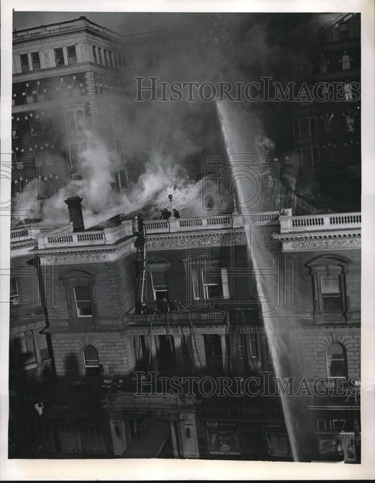 1944 Press Photo five alarm blaze at Majestic Hotel in Philadelphia- Historic Images