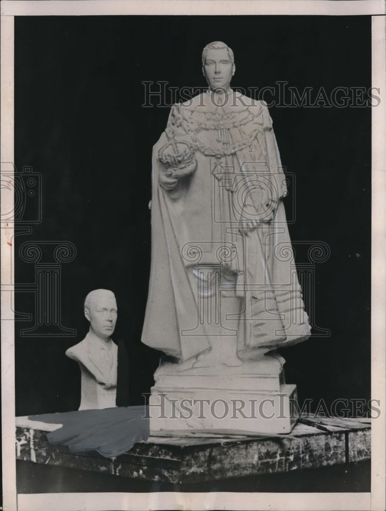 1936 Press Photo Coronation Statue and Bust of English King Edward in London- Historic Images