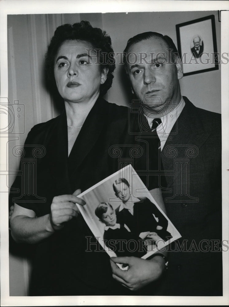 1953 Press Photo V.C. Goergescu and Wife Lydia Sons hostages - Historic Images