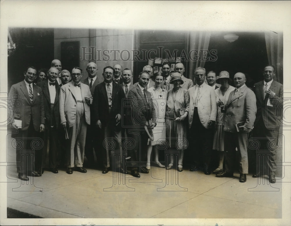 1928 Press Photo German lawyers in front of Ben Franklin Hotel - Historic Images