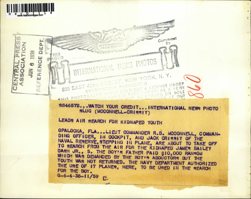 1938 Press Photo Lieut. Commander R.B. McConnell & Jack Crissiy Look for Youth