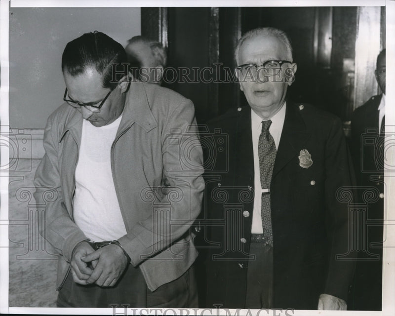Load image into Gallery viewer, 1956 Press Photo Chester Biegalski Bank Of Elmwood Park Arrest
