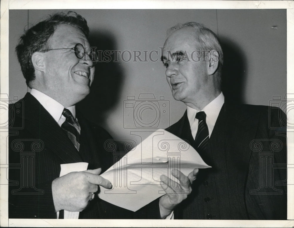 1941 Press Photo Chairman William H. Davis greets CIO President Philip Murray- Historic Images