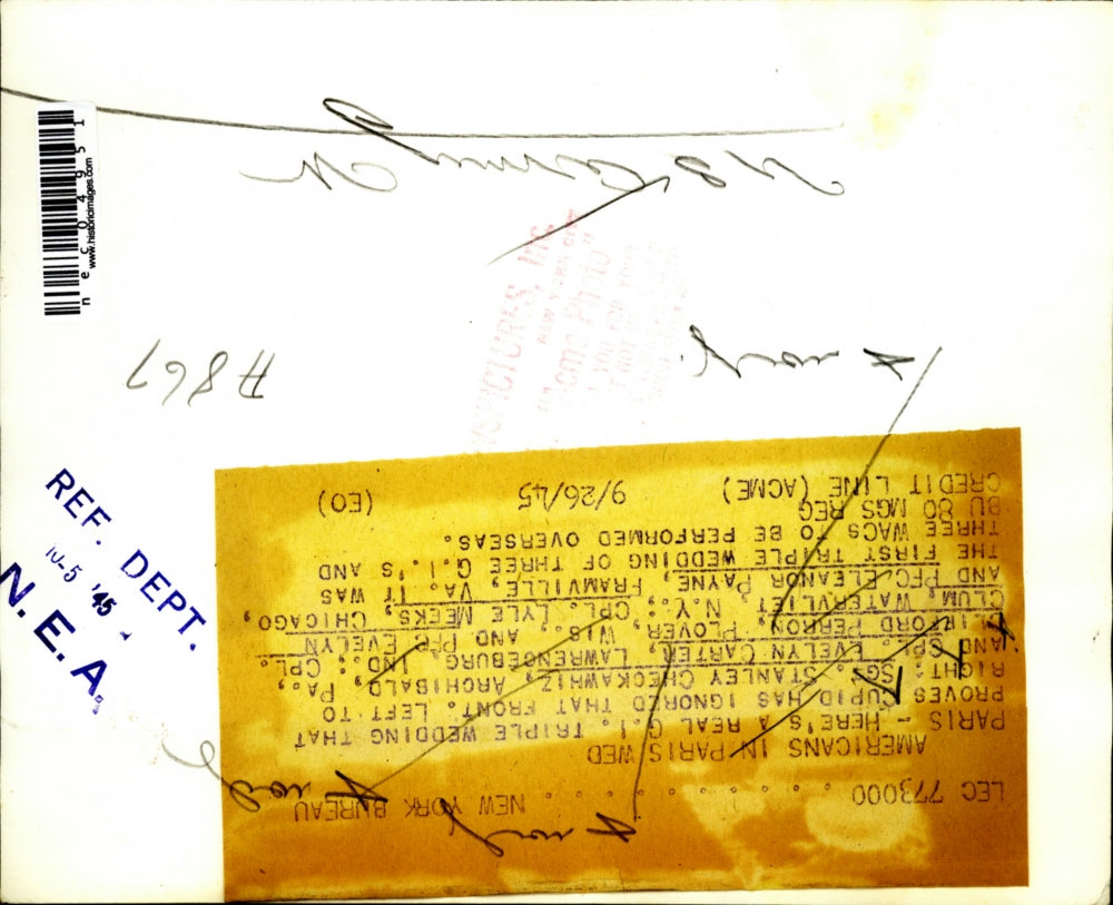 1945 Press Photo Paris, GIs Sgt S Checkawhiz,Cpl C Perron, Cpl L Meeks & brides