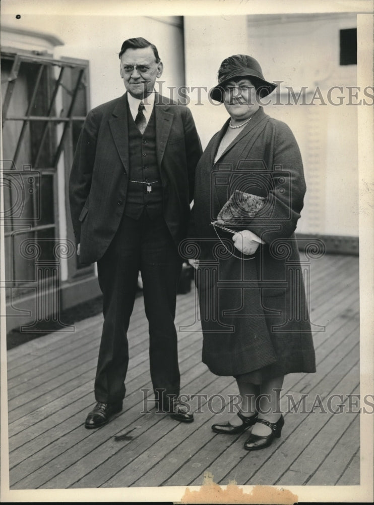 1931 Press Photo NYC, Mr &amp; Mrs Wade Ellis on the SS Leviathan- Historic Images