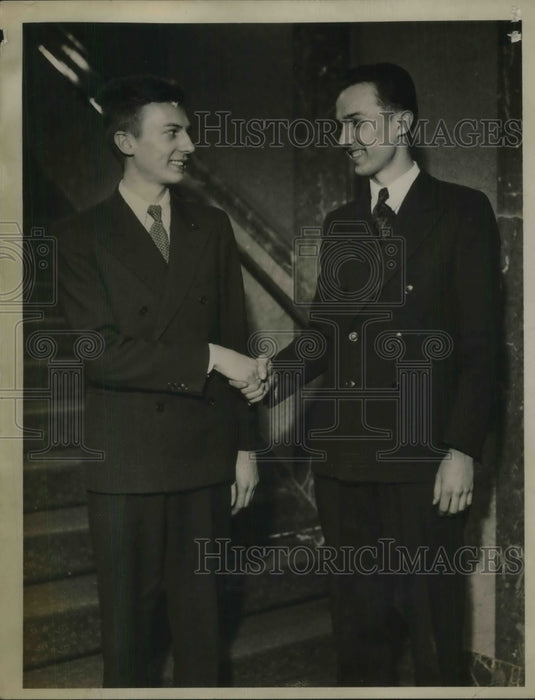 1934 Press Photo Paper carriers Ernest Malner & Joseph Wagner- Historic Images