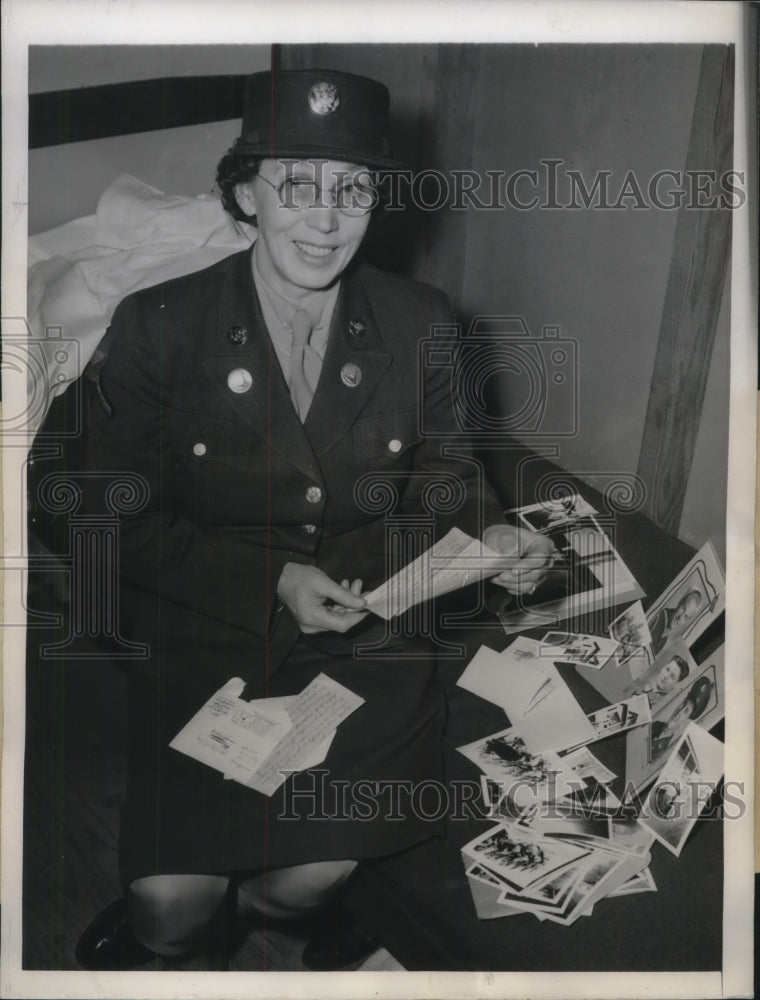 1944 Press Photo PFC Nellie Edwards of the Women's Army Corps - nec05854- Historic Images