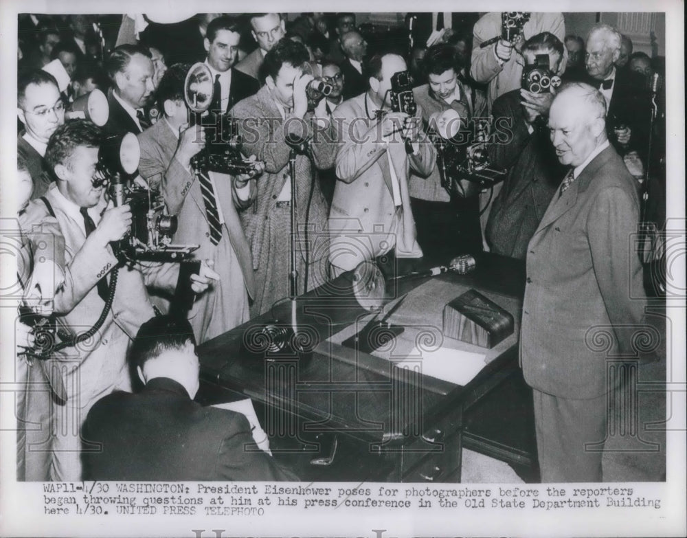 1953 Press Photo President Eisenhower At Press Conference- Historic Images