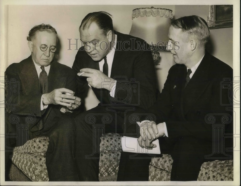 1942 Press Photo Jo Roberts & Cyrus McCormick