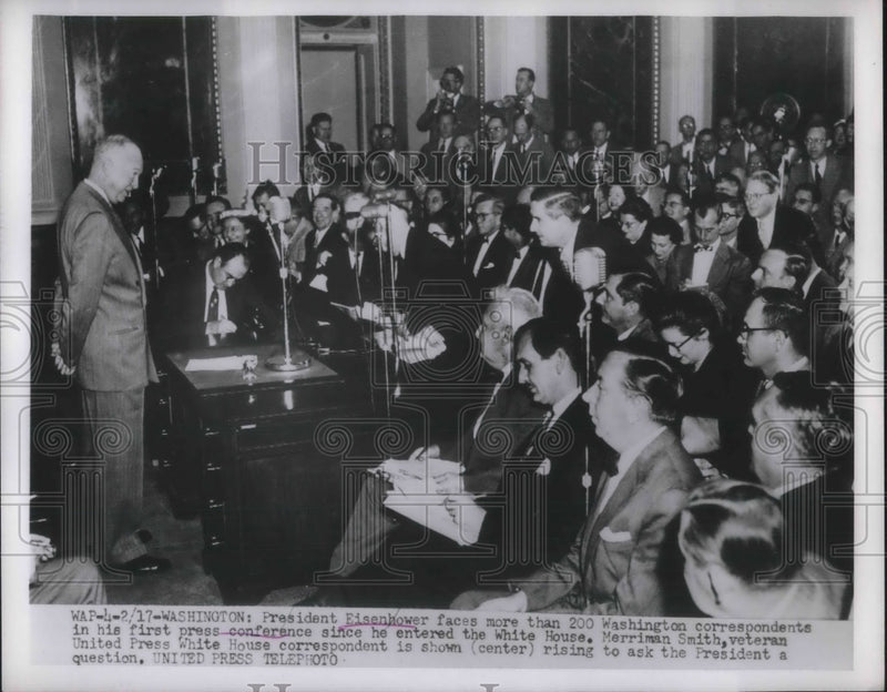 Load image into Gallery viewer, 1917 Press Photo President Eisenhower at a press conference at the White House.
