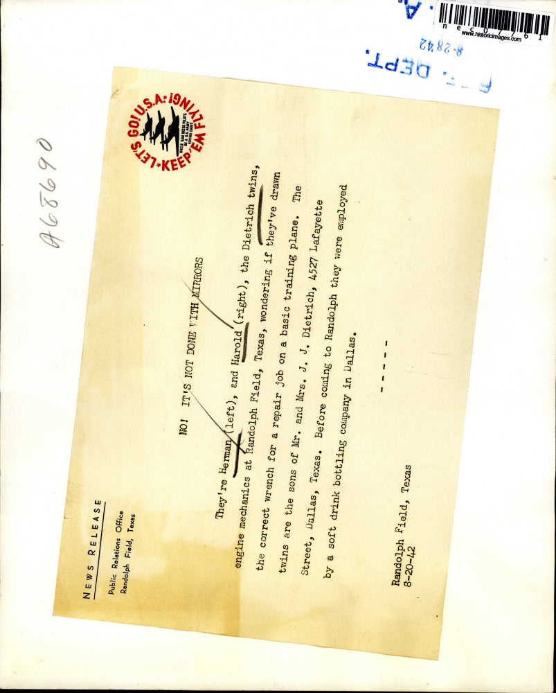 1942 Press Photo Herman & Harold Dietrich, Randolf Field, Tex mechanics