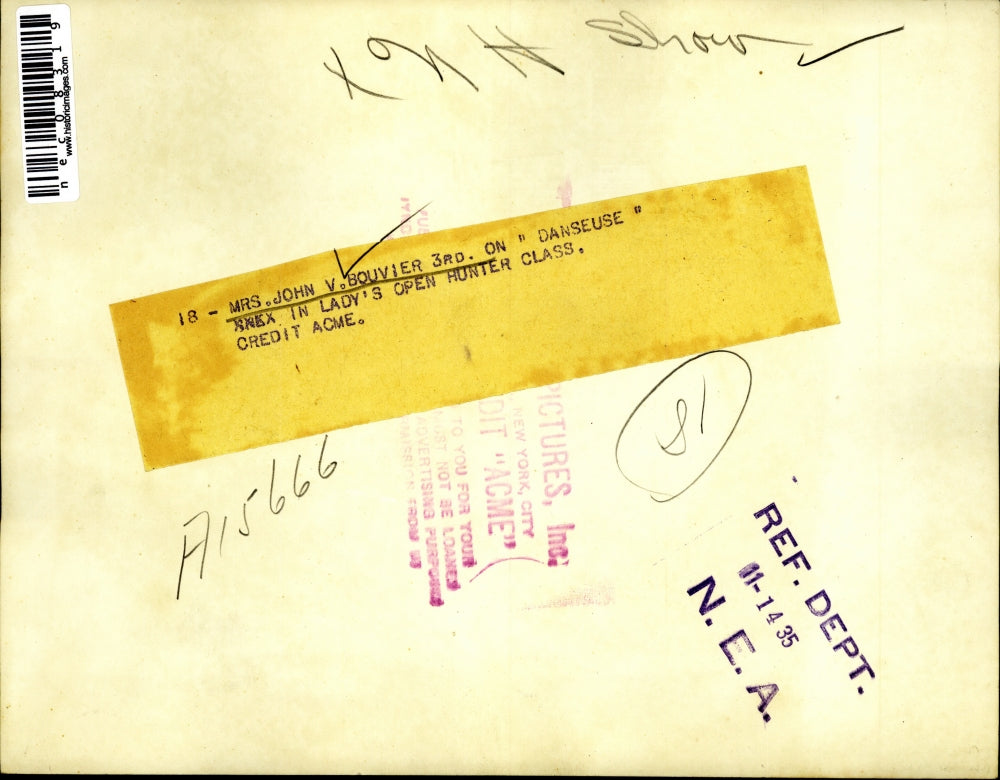 1935 Press Photo Mrs. John Bouvier 3rd on Danseuse in Lady's Open Hunter Class