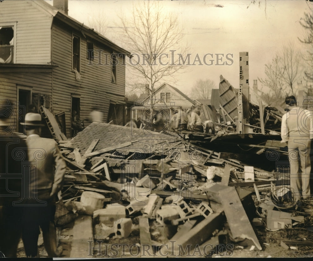 1934 Press Photo Gas Explosion Six Room Bungalow Six Injured- Historic Images