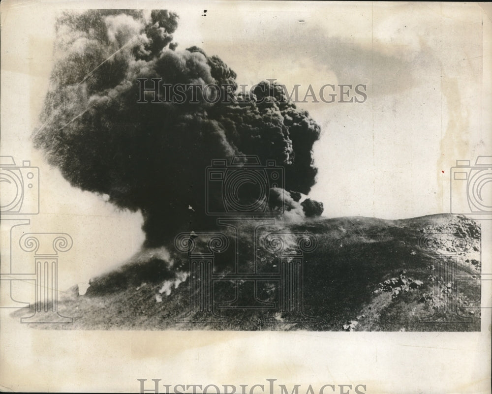 1932 Press Photo Scene from the ongoing eruption of the Andrean Volcanoes- Historic Images