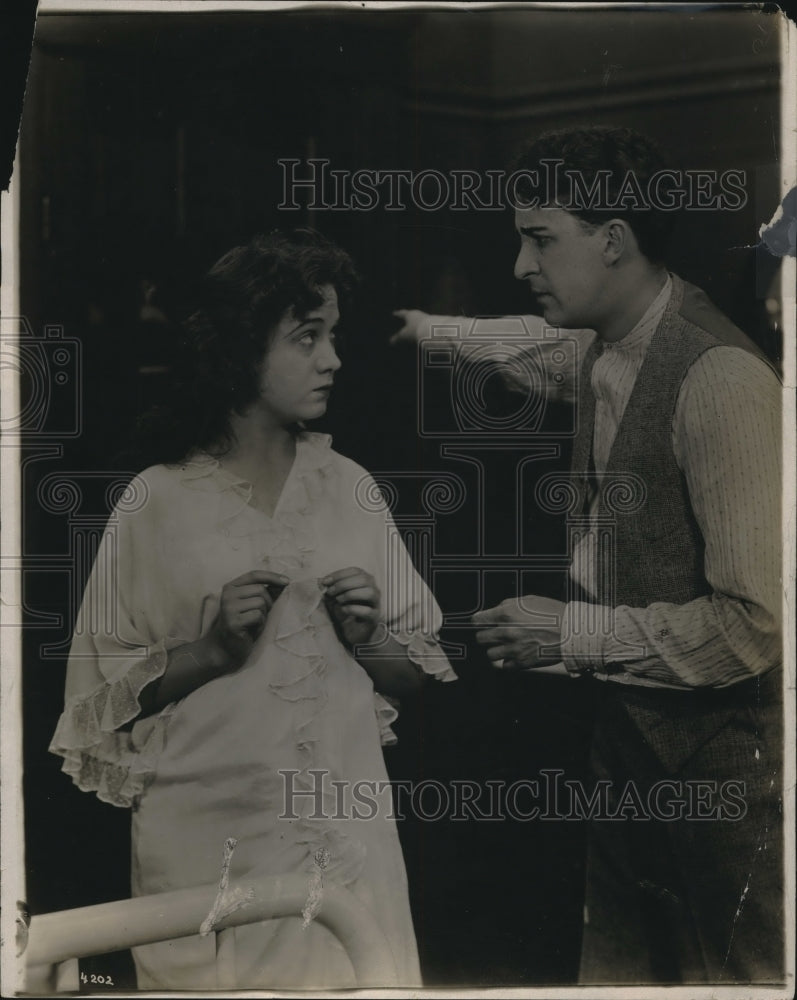 1923 Press Photo Edna Mayo and Bryant Washburn in "Blindness of Virtue"- Historic Images