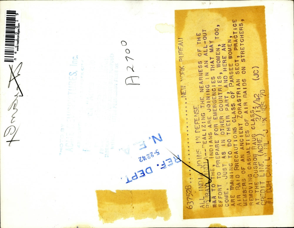 1942 Press Photo Indian ladies prepare for rescue during war