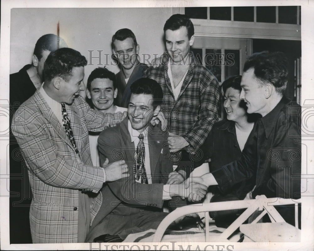 1948 Press Photo Guillermo Castro Congratulated By Patients - nec10103