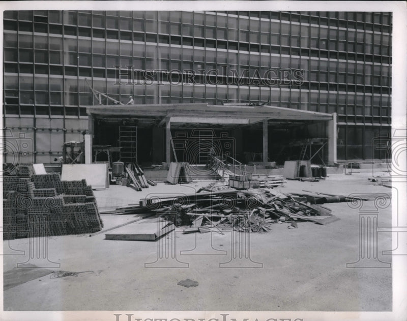 Load image into Gallery viewer, 1950 Press Photo Construction draws to an end on UN buiilding on NYC's east side
