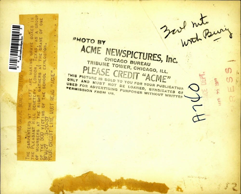 1937 Press Photo Carpenters making grave boxes, Pleasant Hill Cemetery