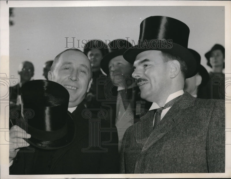 Load image into Gallery viewer, 1939 Press Photo Sylvester Gruszka Polish Consul General DA Thomas Dewey NYC
