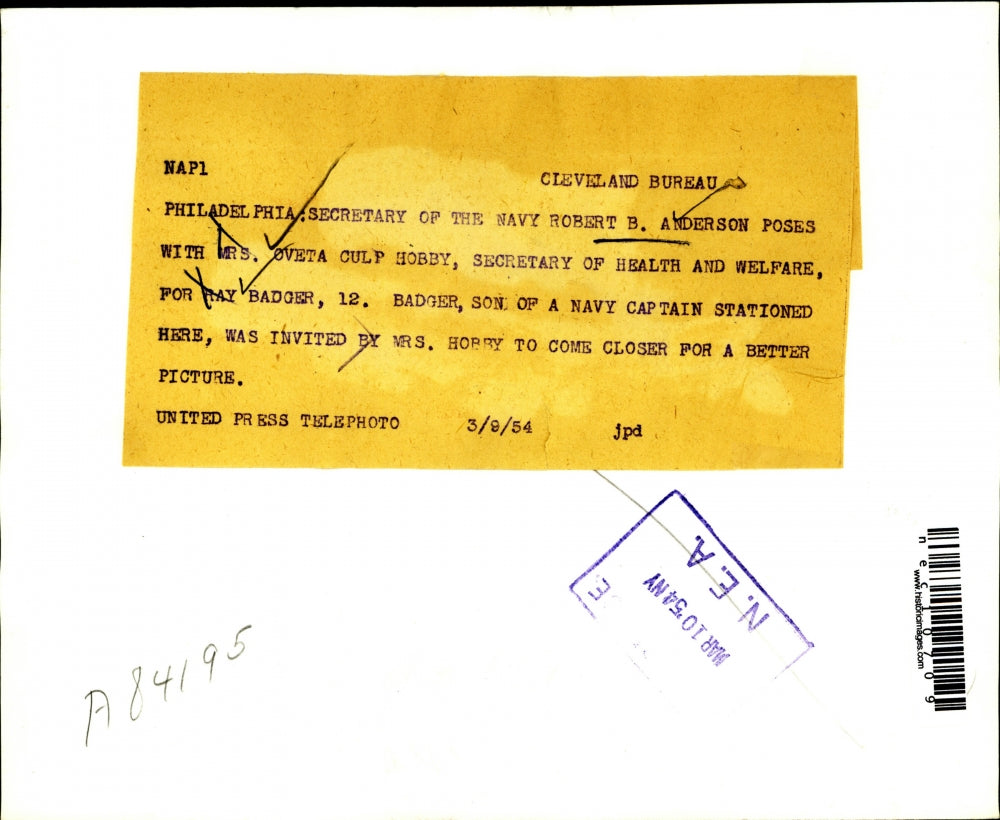 1954 Press Photo Sec of Navy Robert Anderson posses w/ Mrs Oveta Culp Hobby