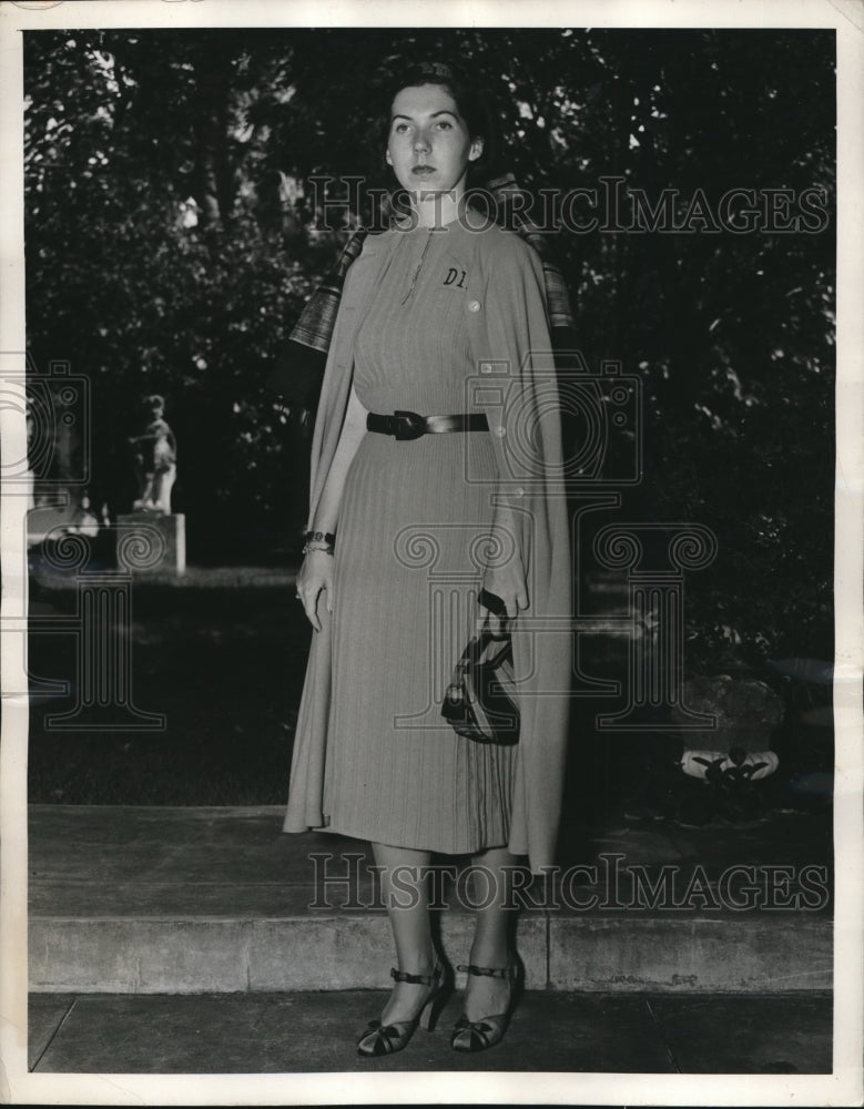 1938 Press Photo Smart dress ensemble