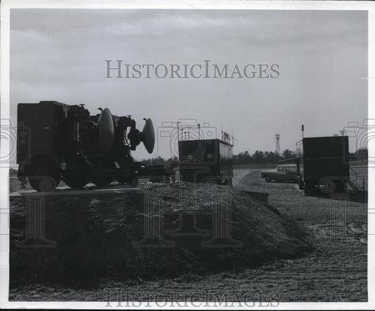 1961 Press Photo Bell All-Weather Landing System Being Deployed- Historic Images