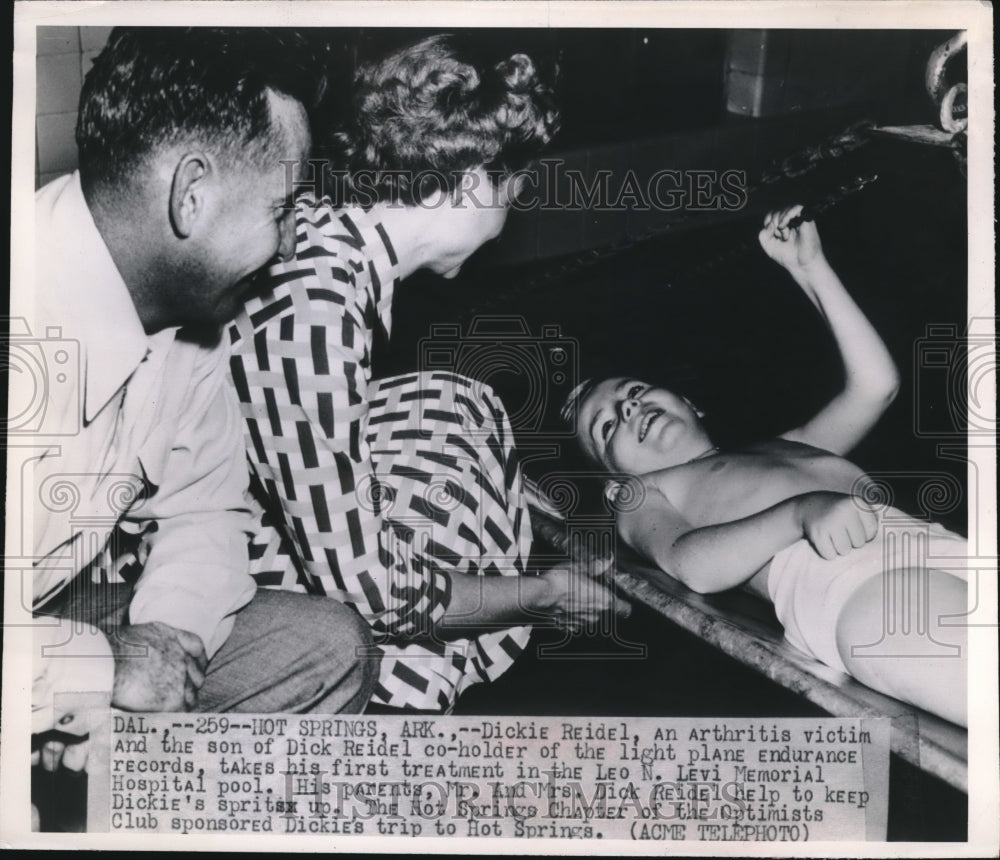 1949 Press Photo Dickie Reidel, arthritis victim at the Leo Levi Mem Hospital- Historic Images