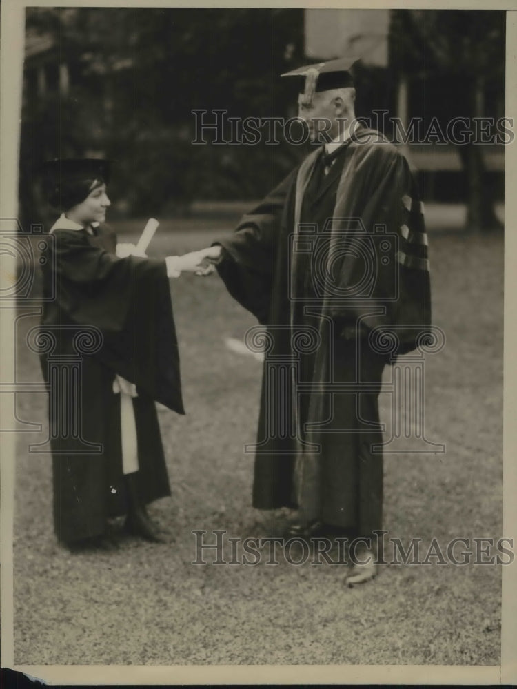1926 Press Photo New Jersey College For Women Mary Raluso Graduates With Honors