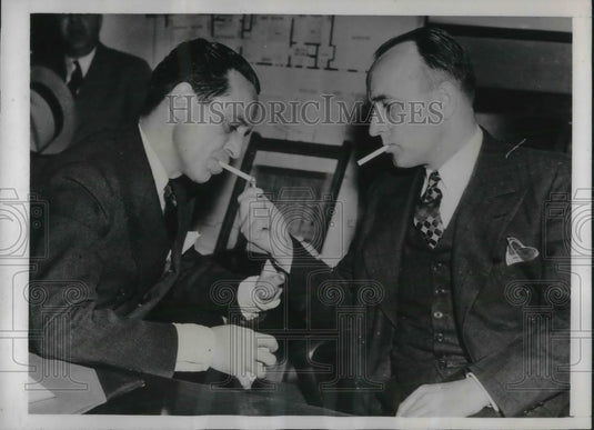 1938 Press Photo Murderer Paul Wright With Attorney Accomplice In Court Smoking- Historic Images