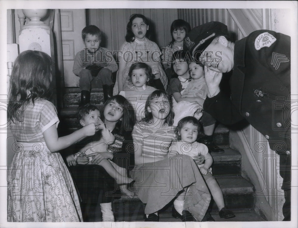 1959 Press Photo Eleven Sad Abandoned Children Orphans Sing Chorus for Policeman
