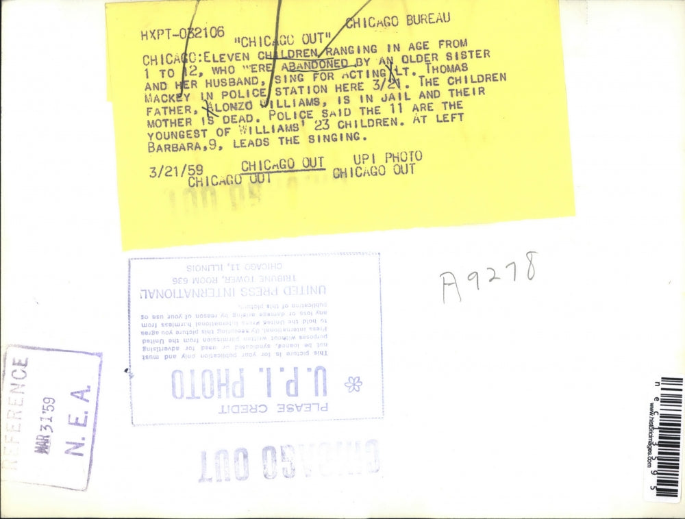 1959 Press Photo Eleven Sad Abandoned Children Orphans Sing Chorus for Policeman