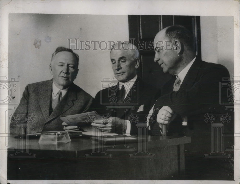 1933 Press Photo U.S. Delegates to World Economic Conference in London Talk Shop