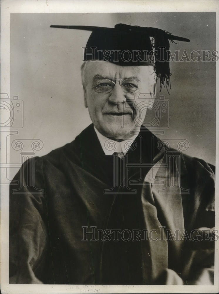 1931 Press Photo Senator Morbow Receiving Doctorate in Civil  Law at Syracuse- Historic Images