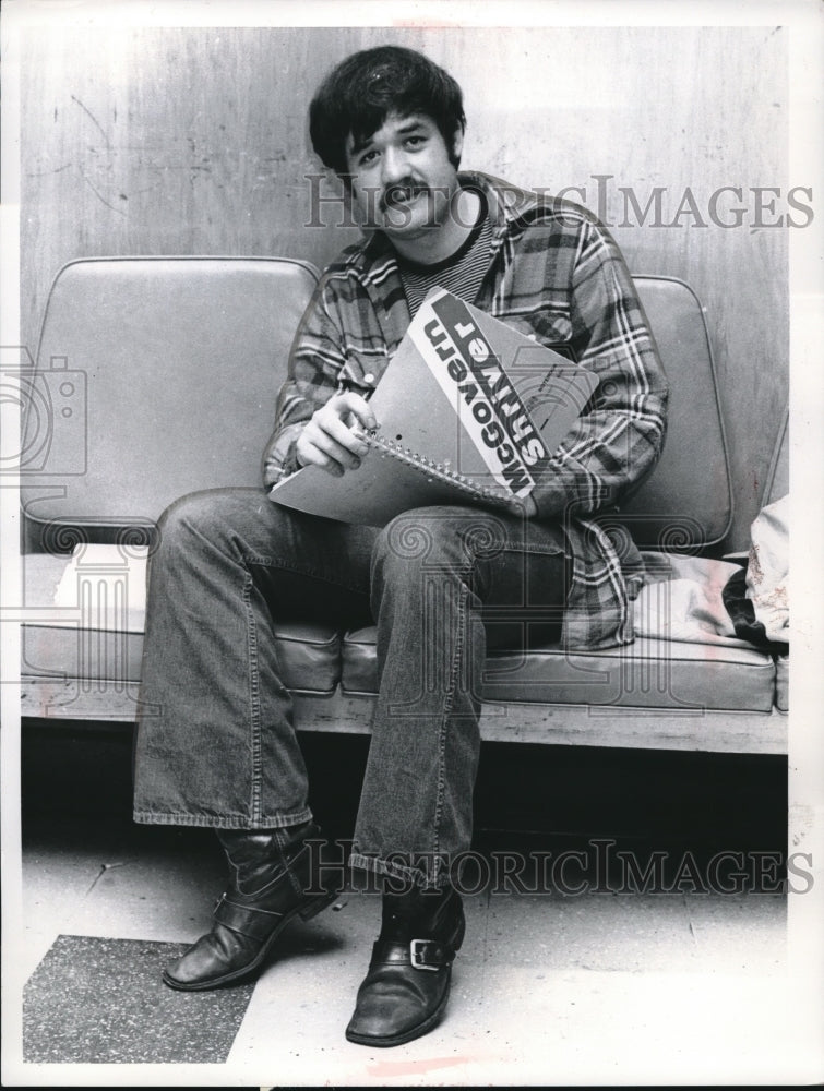 Press Photo Craig Cerne, 24, CSV Student