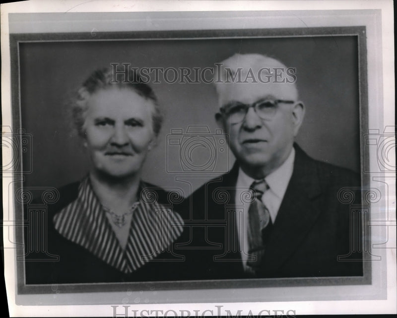 Load image into Gallery viewer, 1955 Press Photo Mr. and Mrs. John Cudnick Observe Golden Wedding Anniversary
