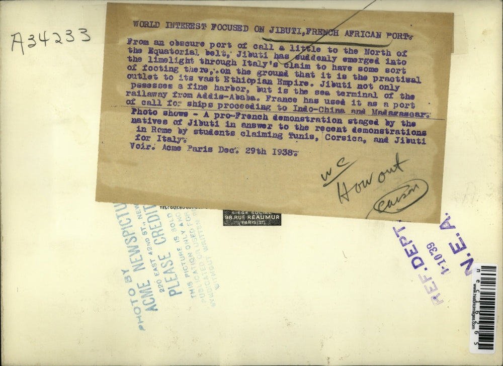 1939 Press Photo Crowd Gathers In Jibuti French Africa