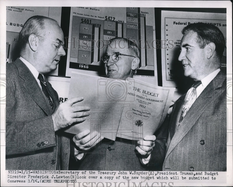 Load image into Gallery viewer, 1951 Press Photo President Truman Hashes Out The Budget With His Cabinet Members
