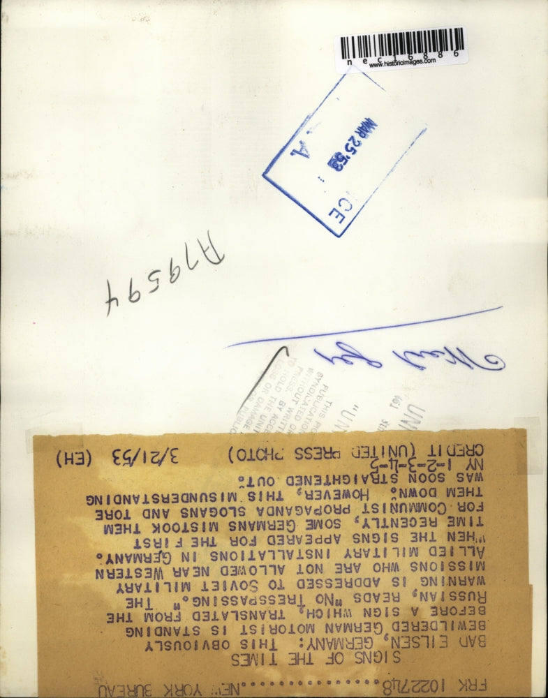 1953 Press Photo Bewildered Motorist At No Trespassing Sign In West Germany