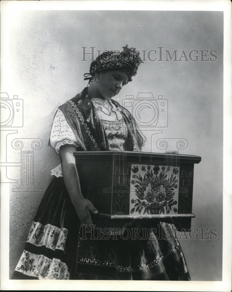 Load image into Gallery viewer, Press Photo Painted chest part of every Hungarian regardless of station in life
