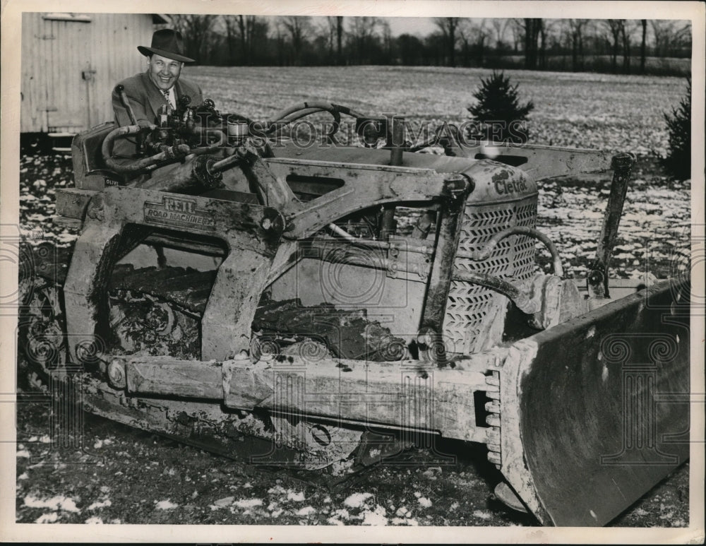 1950 Press Photo Floyd Paschke of Twinsburg on Tractor- Historic Images