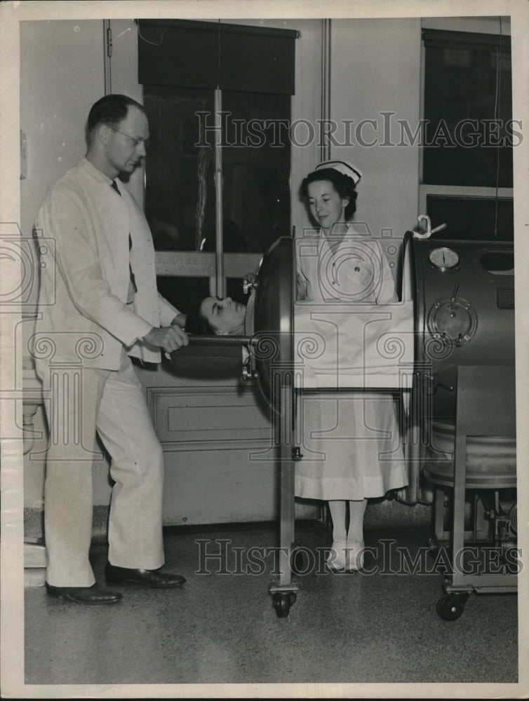 Press Photo Dr. Eugene Roach, Miss Lois Giegle, Miss Alice Deffmer