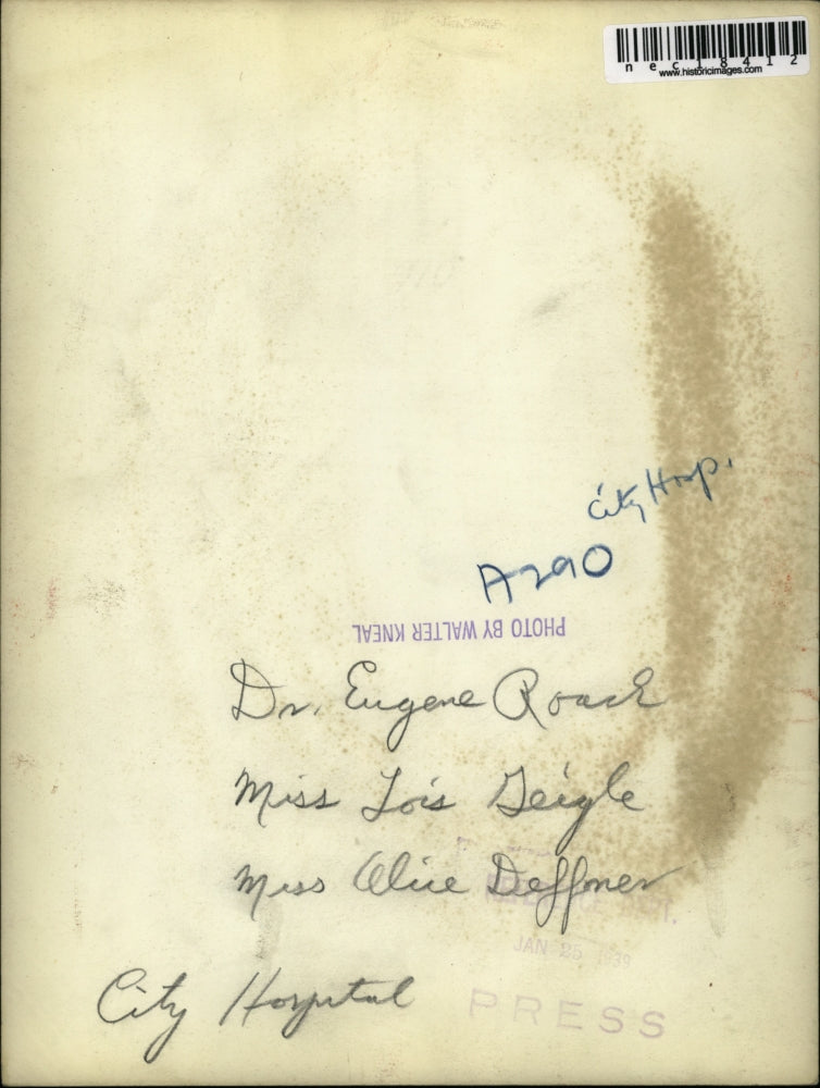 Press Photo Dr. Eugene Roach, Miss Lois Giegle, Miss Alice Deffmer
