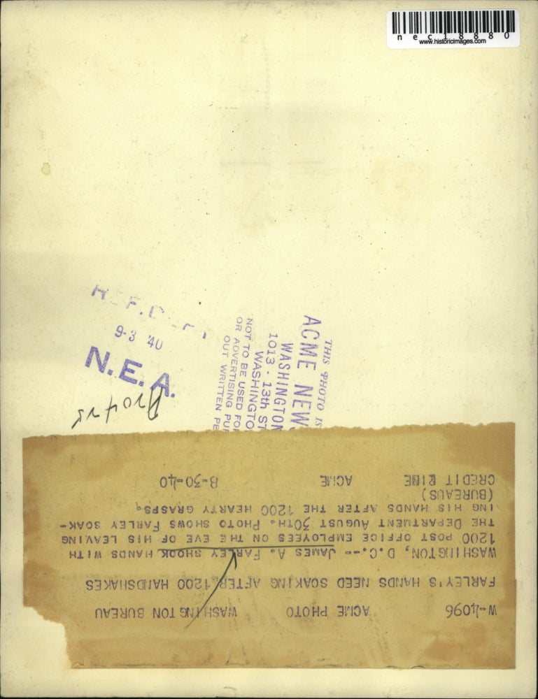 1940 Press Photo James Farley Cleans Hands After Shaking 1200 Postal Workers