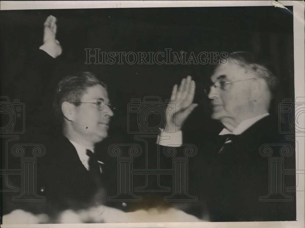 1937 Press Photo Phil LaFollette sworn in by M.B. Rosenberry as WI governor