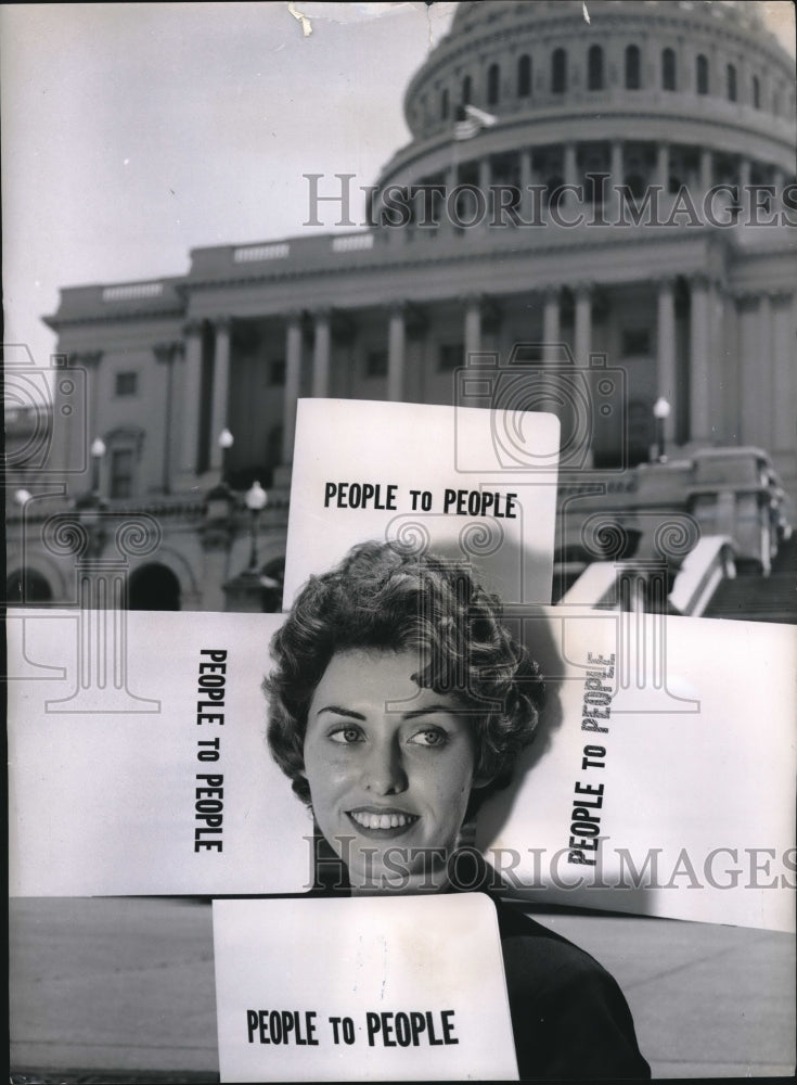 Load image into Gallery viewer, 1962 Press Photo Ruth Ann Sparks, student at Central Miss.state college in DC
