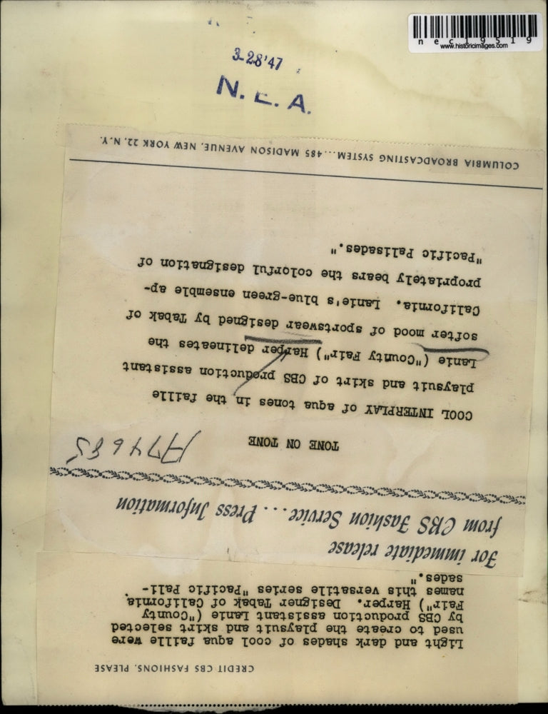 1947 Press Photo Lani Harper models latest in aqua tones of tennis wear