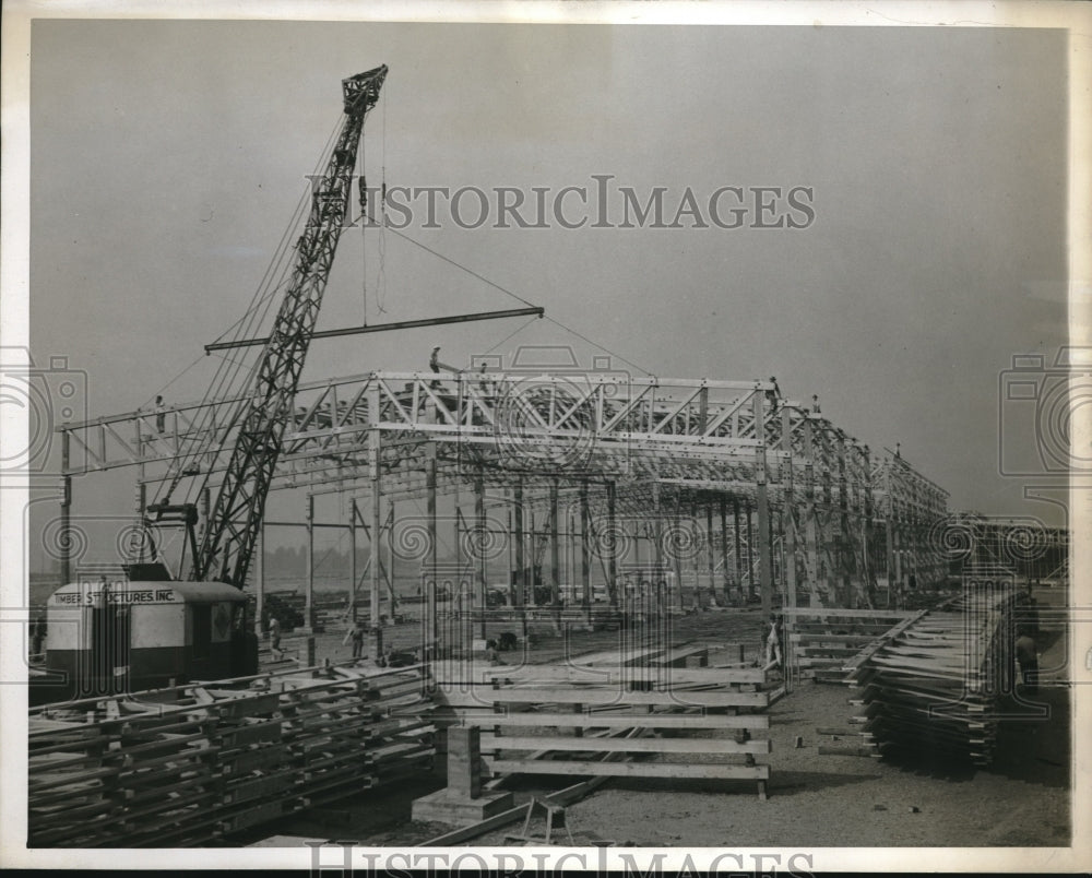 1943 Press Photo1 of 12 War material warehouses being built in Auburn, WASH.- Historic Images