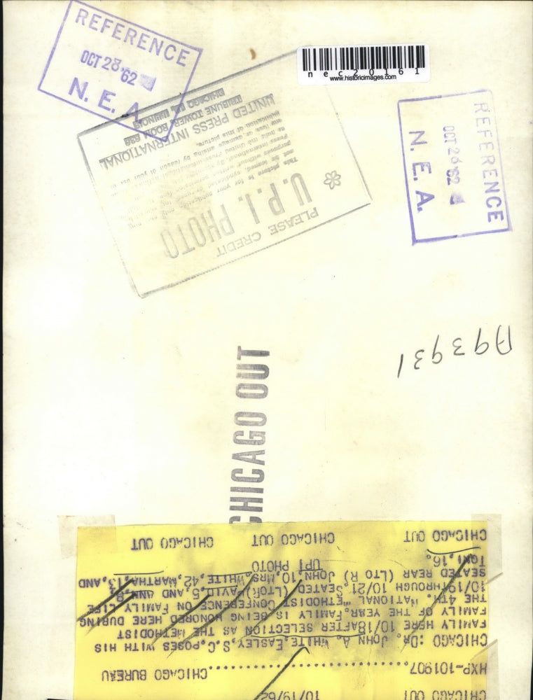 1962 Press Photo Dr. John White Poses With His Methodist Family Of The Year